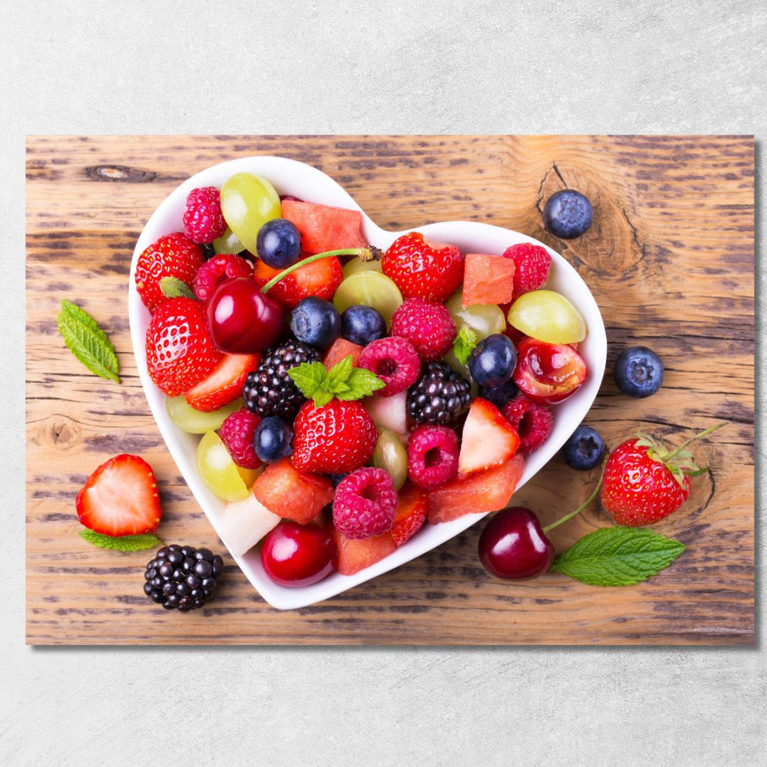 Quadro Moderno Insalata Di Frutta Colorata In Ciotola A Forma Di Cuore foo69 quadro stampato su tela Quadro Moderno Insalata Di Frutta Colorata In Ciotola A Forma Di Cuore foo69 quadro stampato su tela